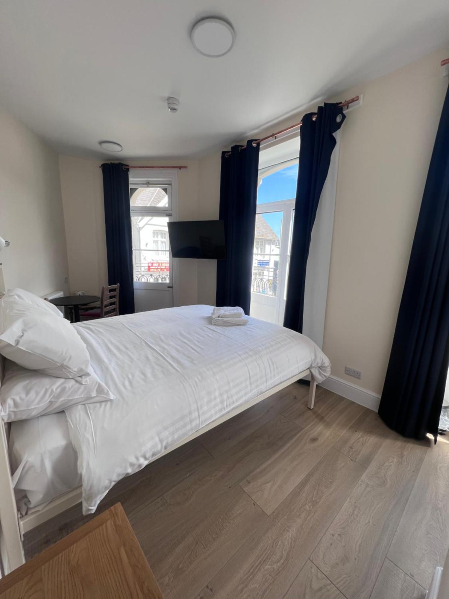 The Harbour Lights Bed & Breakfast Ilfracombe Bagian luar foto